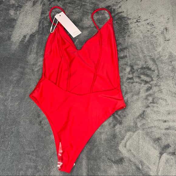 RED ONE PIECE - Picture 2 of 2